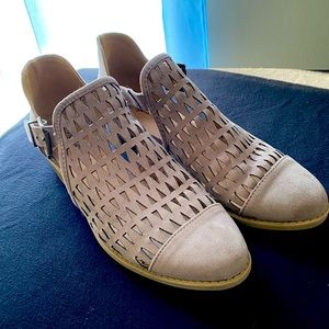 Cute open weave work booties